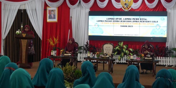 TP PKK KAB. HSS MENGGELAR LOMBA DALAM RANGKA PERINGATAN HARI KESATUAN GERAK PKK KE-51