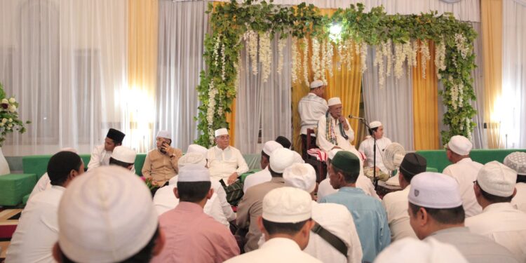 BUPATI & WAKIL BUPATI HSS BERSAMA RIBUAN JAMAAH HADIRI PERINGATAN ISRA MI’RAJ NABI MUHAMMAD SAW & HAUL DATU LABAH