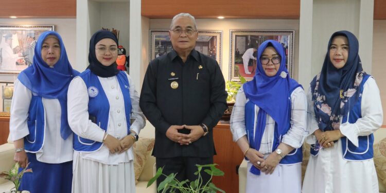 BUPATI HSS TERIMA AUDIENSI DENGAN IWAPI