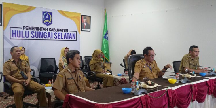 SEKDA MENGIKUTI RAPAT SOSIALISASI PANDUAN EVALUASI KINERJA TIM PENGENDALIAN INFLASI DAERAH