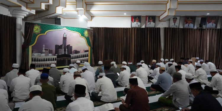 BUPATI HSS GELAR HAULAN AYAHANDA, ALM. H. DARHAM HIDAYAT BIN H. TARSI