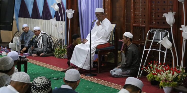 WABUP HSS HADIRI PENGAJIAN ABAH GURU DANAU DI MAJELIS TA’LIM AS-SHOFA HABIB ABDUSSALAM BIN ALI AL-KAFF