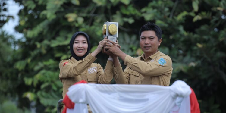 PEMERINTAH KABUPATEN HULU SUNGAI SELATAN (PEMKAB. HSS) MENYELENGGARAKAN PAWAI KELILING MENYAMBUT PENGHARGAAN TROPY ADIPURA  UNTUK KATEGORI KOTA KECIL UNTUK TAHUN 2022.