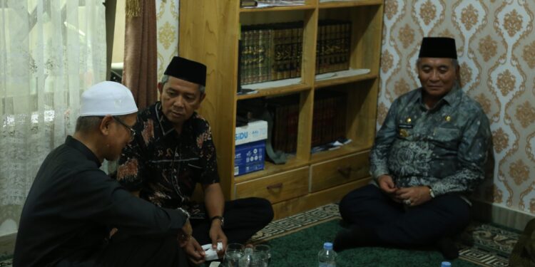BUPATI HADIRI UNDANGAN MENYARATUS ALM HJ. RABIATUL ADAWIYAH BINTI MADSAID