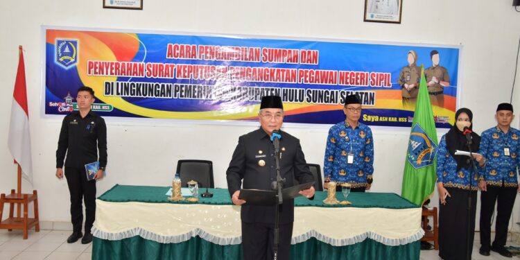 315 CPNS PEMKAB HSS TERIMA SK PNS, DIAMBIL SUMPAHNYA OLEH BUPATI ACHMAD FIKRY