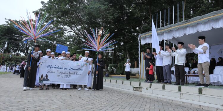 GEMBIRA SAMBUT DATANGNYA BULAN SUCI PENUH BERKAH, SIT QURRATA A’YUN KANDANGAN GELAR TARHIB RAMADHAN