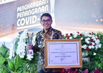 DINILAI BERHASIL TANGANI COVID-19, HSS DAPAT PENGHARGAAN PPKM AWARD DARI PEMERINTAH PUSAT
