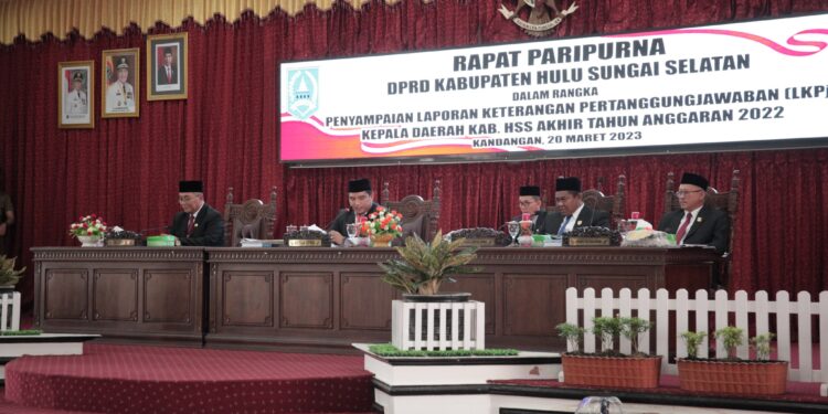 BUPATI HSS SAMPAIKAN LKPJ KEPALA DAERAH AKHIR TA 2022