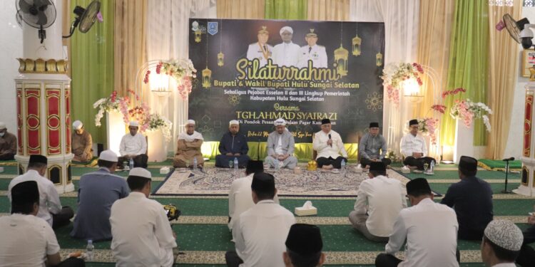 PEMKAB HSS GELAR MUZAKARAH DAN SILATURAHMI BERSAMA ABAH GURU SYAIRAZI