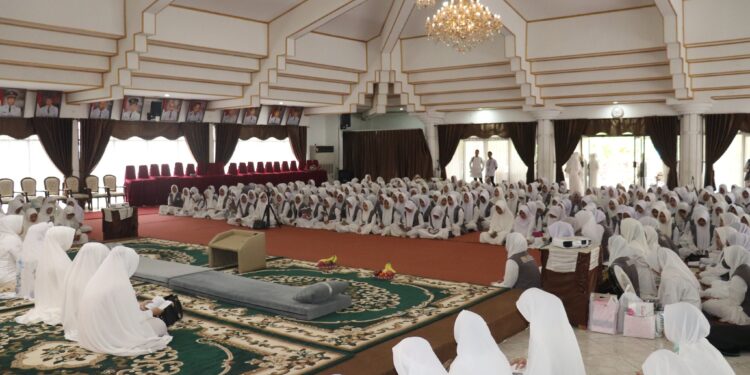 ASHAB ISKAN BANAT PONPES DALPA KANDANGAN LAKSANAKAN HAUL UMMUL MU’MININ SAYYIDAH KHADIJAH