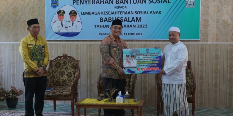 BUPATI HSS BANTU BIAYA PERMAKANAN UNTUK LKSA
