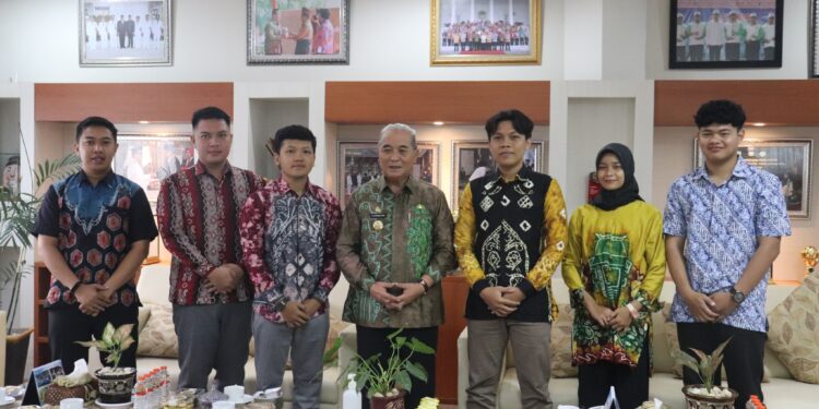 SILATURAHMI ANGGOTA KERUKUNAN MAHASISWA HSS DAERAH ISTIMEWA YOGYAKARTA BERSAMA BUPATI HSS