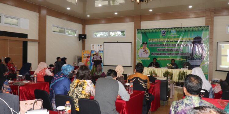 DINAS PPKBPPPA KAB. HSS GELAR PELATIHAN MANAJEMEN DAN PENANGANAN KASUS PEREMPUAN DAN ANAK