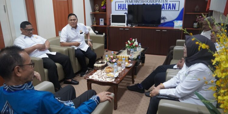 SEKDA KAB. HSS TERIMA TAMU DARI KADIN PROV. KALSEL