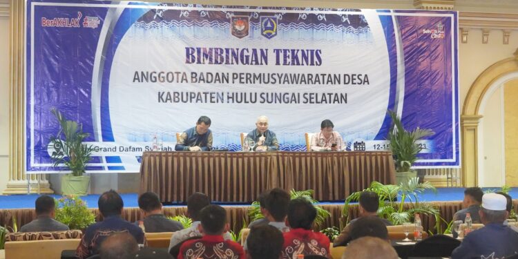 BUPATI HSS BUKA ACARA BIMTEK KADES DAN BPD SE-KAB.HSS