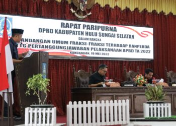 WAKIL BUPATI HSS DENGARKAN PANDANGAN UMUM FRAKSI DPRD TENTANG RANPERDA PERTANGGUNGJAWABAN PELAKSANAAN APBD TA 2022