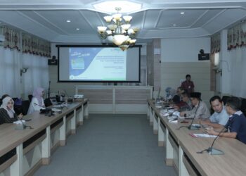 SEKDA HSS PIMPIN RAPAT FORUM KOMUNIKASI PARA PEMANGKU KEPENTINGAN UTAMA BPJS KESEHATAN TK. KAB. HSS