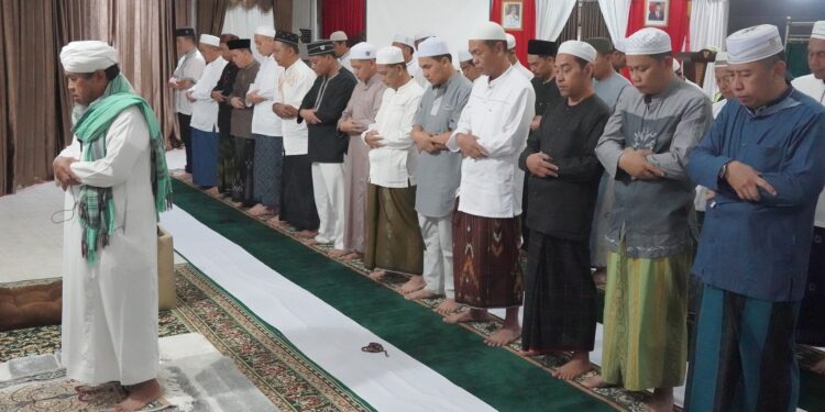 SHOLAT SUBUH BERJAMAAH DAN PENGAJIAN RUTIN SUBUH RABU LINGKUP PEMKAB. HSS