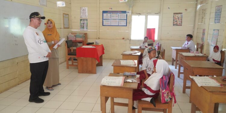 BUPATI HSS SAMBANGI SDN TUMINGKI 1