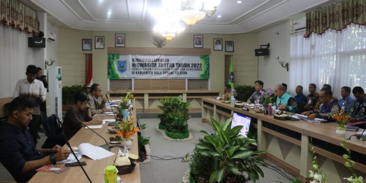 IKUTI PENILAIAN PENGHARGAAN NIRWASITA TANTRA 2022, BUPATI HSS PAPARKAN ISU PRIORITAS LINGKUNGAN KEPADA TIM VERIFIKASI LAPANGAN