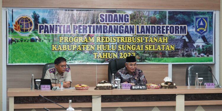UPAYAKAN HAK SERTIFIKAT TANAH MASYARAKAT, BUPATI HSS H. ACHMAD FIKRY PIMPIN SIDANG PPL