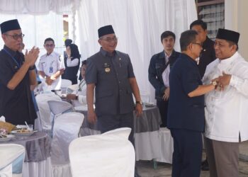 BUPATI HSS HADIRI SYUKURAN BERANGKAT HAJI