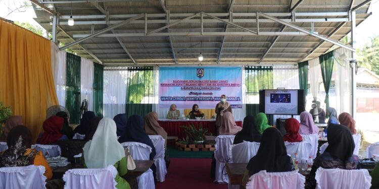MERAJUT SILATURAHMI BERSAMA IBU BUPATI DAN IBU WAKIL BUPATI DENGAN ADAKAN SEMINAR