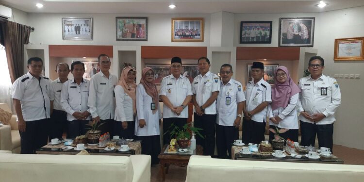 BUPATI HSS SILATURAHMI BERSAMA PENGAWAS SD