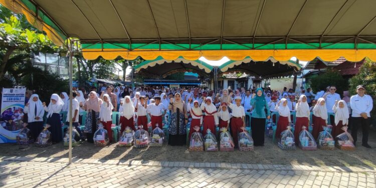 HARI TERAKHIR PENYALURAN BANTUAN PENDIDIKAN, GN OTA BAGIKAN LEBIH DARI 200 PAKET DI WILAYAH DAHA