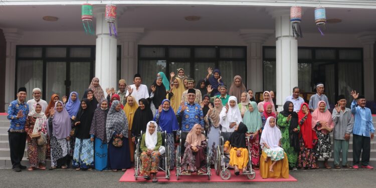 PERINGATAN HARI LANJUT USIA NASIONAL 2023 DI KAB. HSS DENGAN BERBAGI KEBAHAGIAAN KEPADA 163 LANSIA ASUHNYA