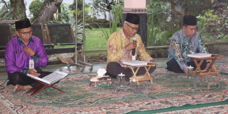 BUPATI SELALU IKUTI KEGIATAN RUTIN KHATAMAN AL-QUR’AN SETDA HSS (MINGGU KE-2 JUNI 2023)