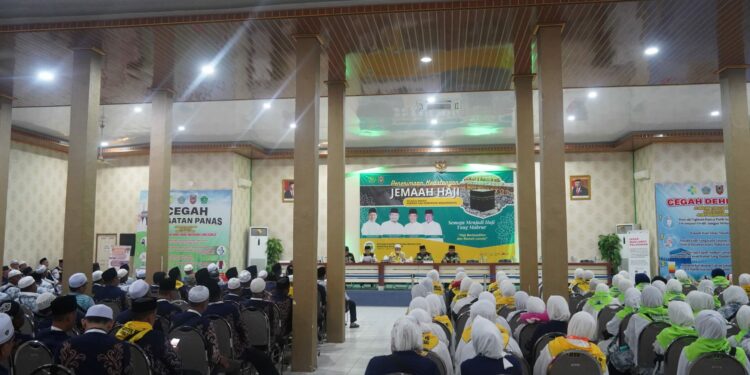 JEMAAH CALON HAJI HSS TIBA DI ASRAMA HAJI BANJARBARU