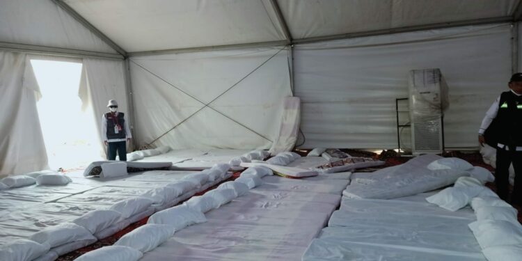 TENDA ARAFAH, MINA MENDAPATKAN FASILITAS KASUR DAN BANTAL