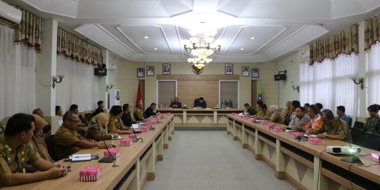 JELANG FESTIVAL LOKSADO, BUPATI HSS HADIRI EKSPOSE KEGIATAN