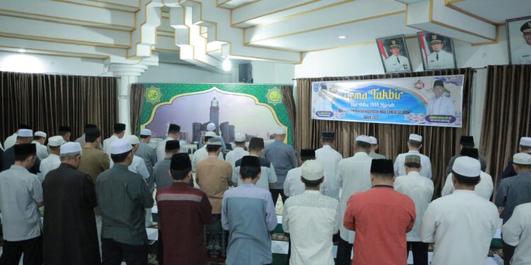 SAMBUT IDUL ADHA 1444 H, PEMKAB HSS GELAR GEMA TAKBIR BERSAMA