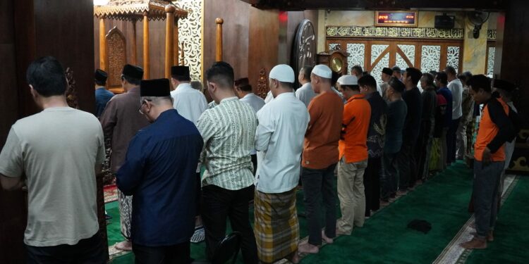 BUPATI HSS SHOLAT SUBUH BERJAMAAH DI KOTA YOGYAKARTA