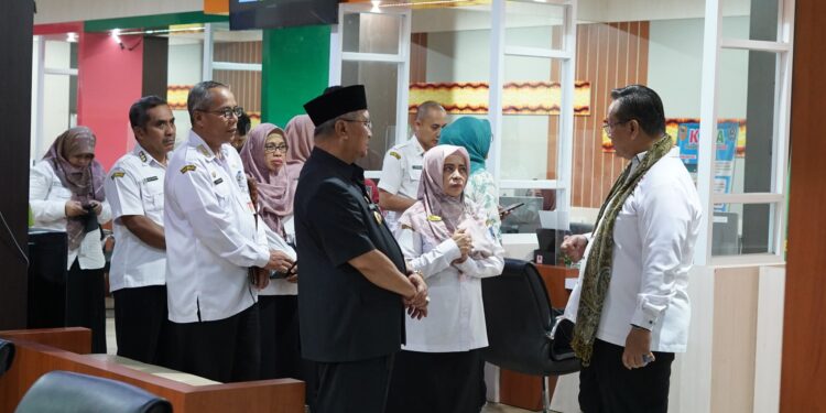 OMBUDSMAN RI : MALL PELAYANAN PUBLIK HULU SUNGAI SELATAN BISA MENJADI CONTOH BAGI PEMERINTAH KABUPATEN LAIN