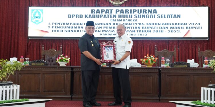 WUJUDKAN TARGET PEMBANGUNAN TAHUN 2024, BUPATI HSS SAMPAIKAN KUA DAN PPAS TAHUN ANGGARAN 2024