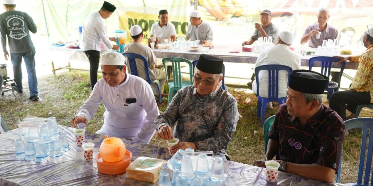 BUPATI HSS HADIRI SAPRAH AMAL DI MAJELIS TA’LIM DAN SHOLAWAT ASSHOFA KANDAGAN