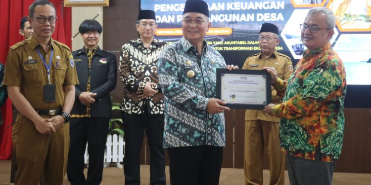 KAB. HSS JADI TUAN RUMAH WORKSHOP EVALUASI PENGELOLAAN KEUANGAN DAN PEMBANGUNAN DESA KALSEL