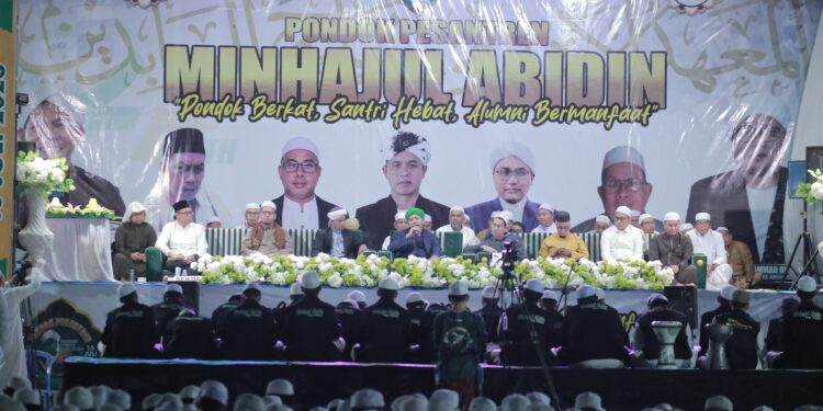 SEKDA KAB. HSS HADIRI MILAD PONPES MINHAJUL ABIDIN YANG KE 25 TAHUN