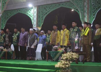 HADIRI PEMBUKAAN MTQ NASIONAL XXXIV, WABUP HSS : “MANFAATKAN MOMEN INI UNTUK MEMPERKUAT HARMONI DAN SILATURAHMI ANTAR QARI DAN QARIAH”