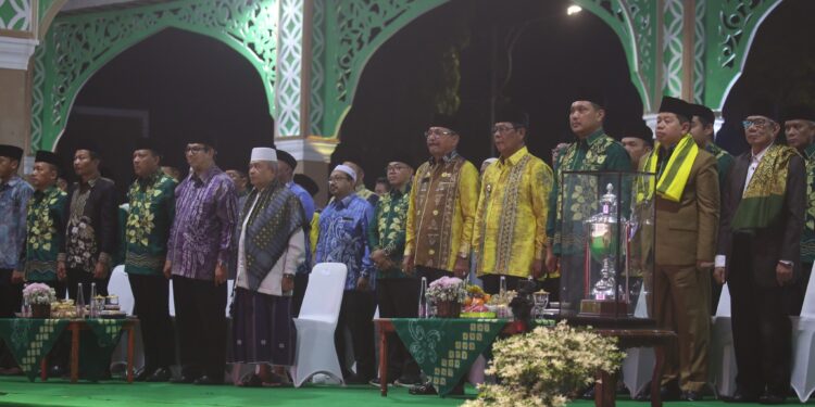 HADIRI PEMBUKAAN MTQ NASIONAL XXXIV, WABUP HSS : “MANFAATKAN MOMEN INI UNTUK MEMPERKUAT HARMONI DAN SILATURAHMI ANTAR QARI DAN QARIAH”