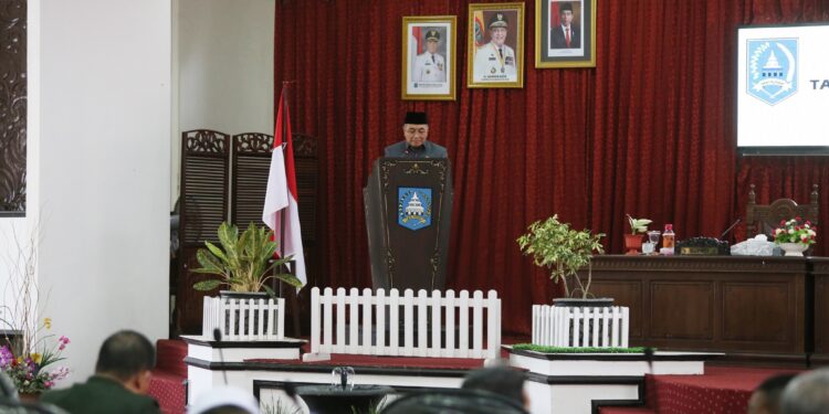 BUPATI HSS BERIKAN TANGGAPAN TERHADAP PEMANDANGAN UMUM FRAKSI DPRD ATAS RANPERDA TENTANG PENYELENGGARAAN SPBE