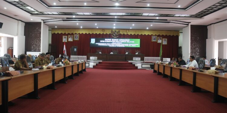 BANGGAR DPRD KAB. HSS BERSAMA TAPD PEMKAB HSS KEMBALI DISKUSIKAN RANCANGAN PERUBAHAN KUA DAN PERUBAHAN PPAS TA. 2023