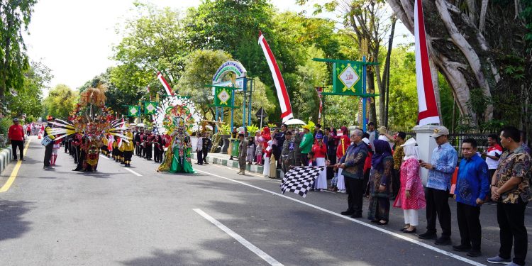 SAMBUT HUT RI KE 78, PEMKAB HSS GELAR PAWAI KARNAVAL KEMERDEKAAN