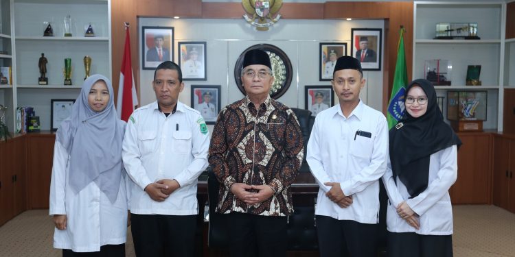 BUPATI HSS SAMBUT SILATURAHMI LBH STAI DARUL ULUM KANDANGAN PENUH DENGAN KEHANGATAN DAN KEKELUARGAAN