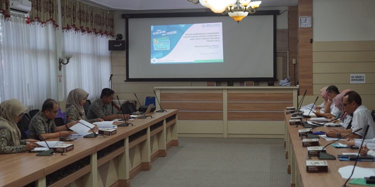 SEKDA HSS PIMPIN RAPAT FORUM KOMUNIKASI PARA PEMANGKU KEPENTINGAN UTAMA BPJS KESEHATAN KAB. HSS