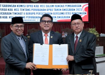 RAPAT PARIPURNA PEMBICARAAN TINGKAT II ATAS RANPERDA TENTANG PERUBAHAN APBD TAHUN ANGGARAN 2023