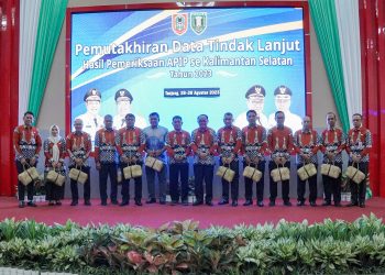SEKDA HSS HADIRI MALAM RAMAH TAMAH DAN PEMBUKAAN PENYELENGGARAAN PEMUTAKHIRAN DATA TLHP TINGKAT PROVINSI KALSEL TAHUN 2023